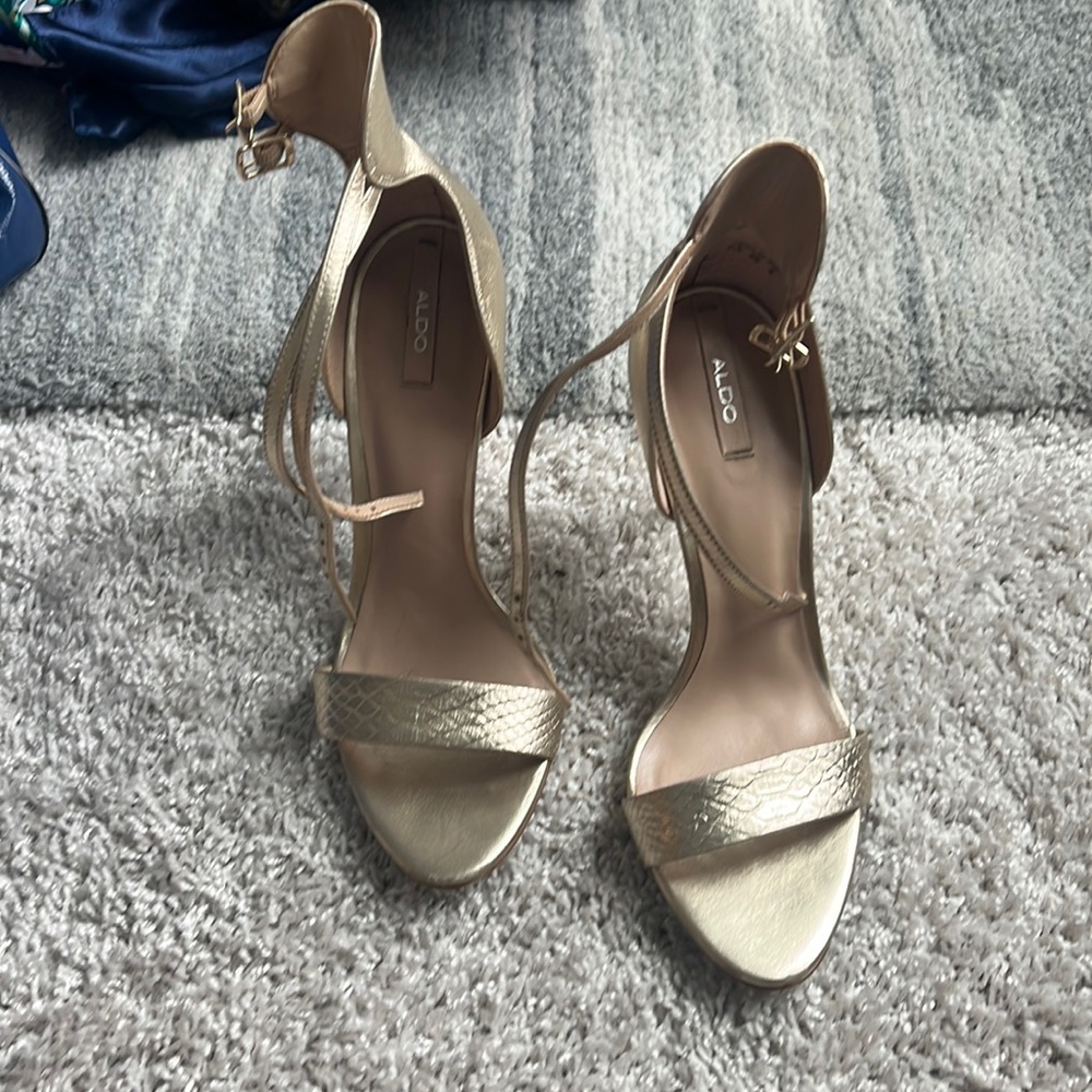 Aldo heels size 7.5